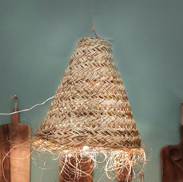 Lampa natur-konisk