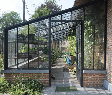 Lean-to orangery