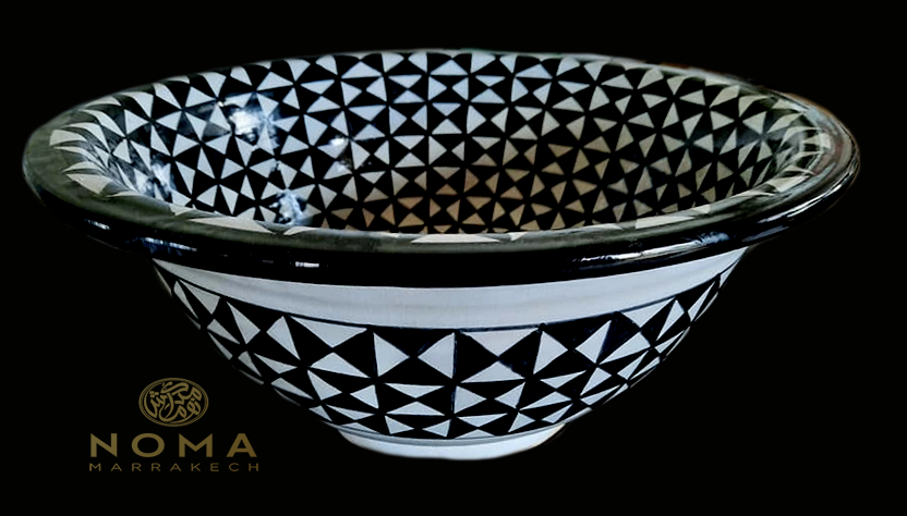 Ceramic washbasin from Morocco in a black and white pattern