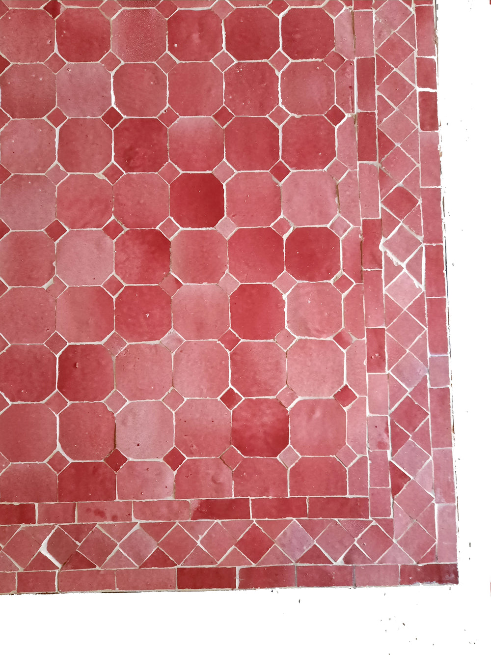 Stort mosaikbord i rosa mix ton