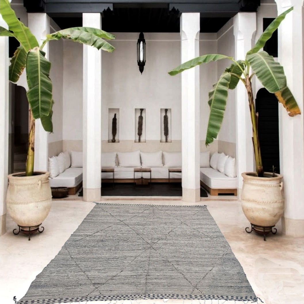 Moroccan Kilim, Black and white Berber rug 300x400 cm