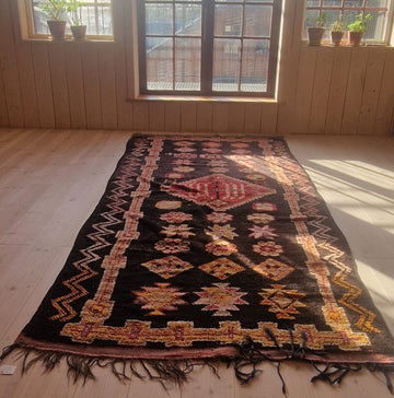 Vintage Moroccan Berber rug black/red