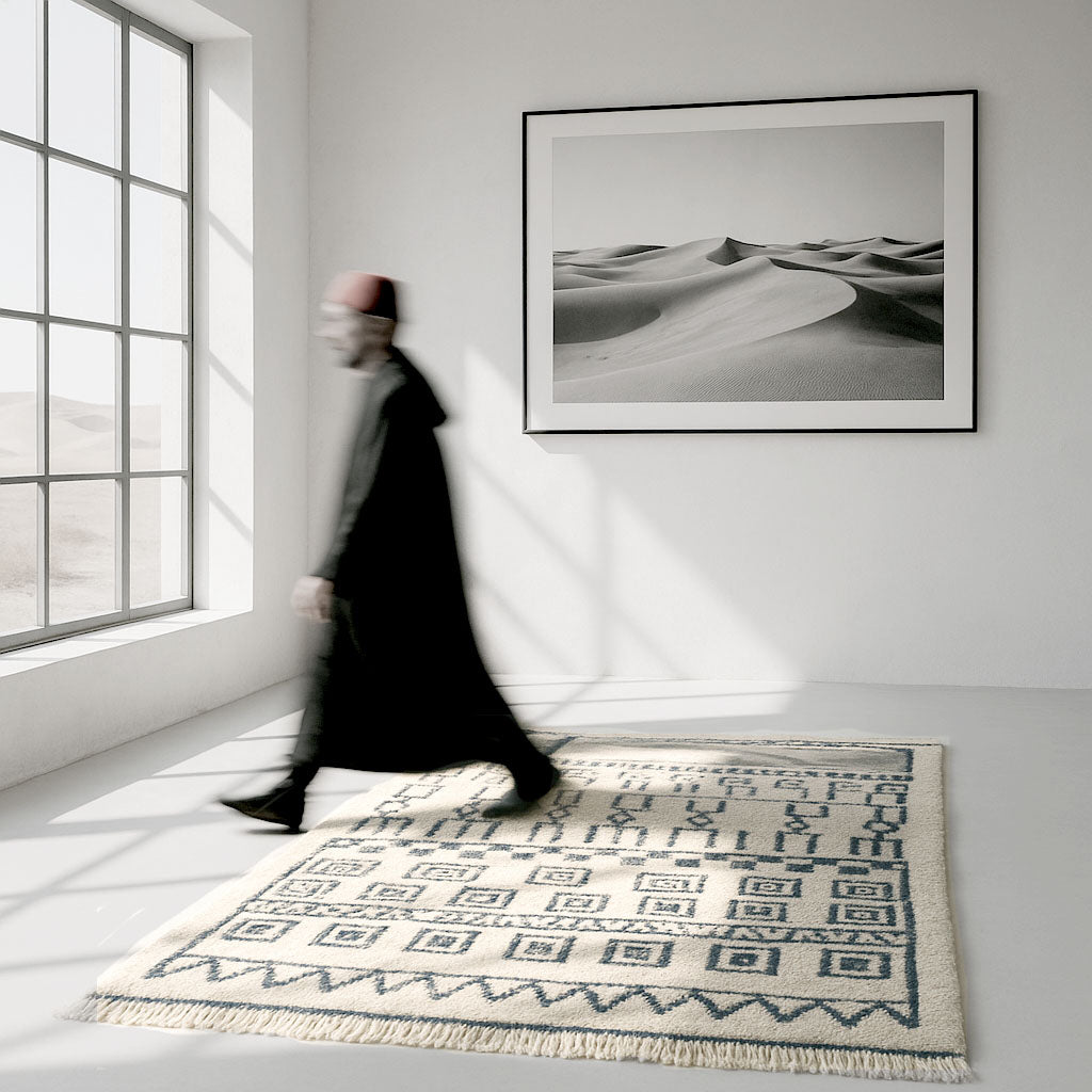Order a beautiful blue and white rug made to measure. Genuine Berber rug from Morocco