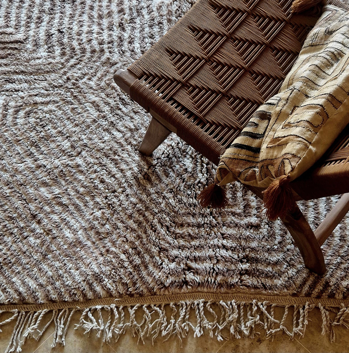 Rug "Marta", hand-knotted Moroccan rug in beige and white