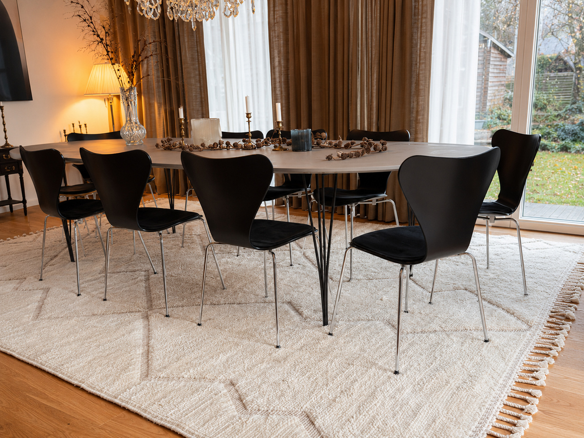 Dining room with arched window