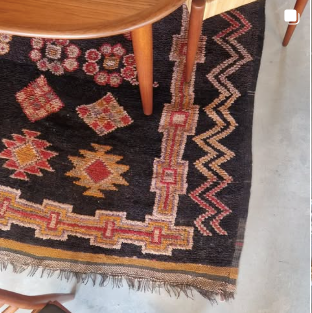 Vintage berbermatta från Marocko svart/ röd