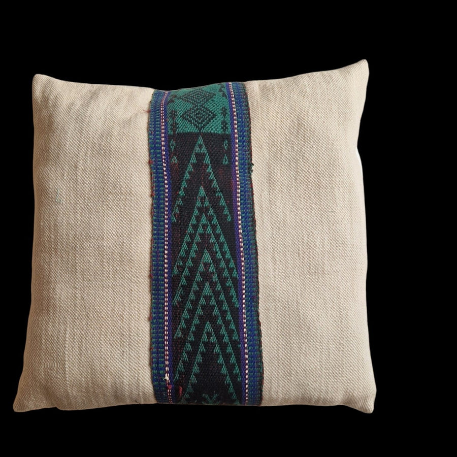 Vintage kudde i ull med Saharaband – 50 × 50 cm